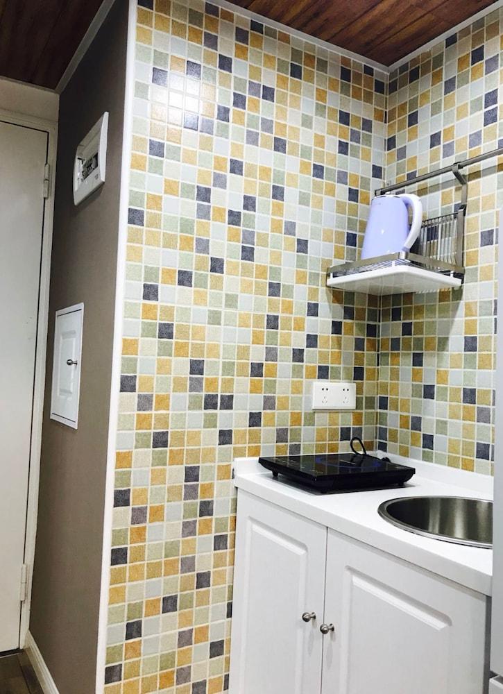 E-Home Self-Service Apartment