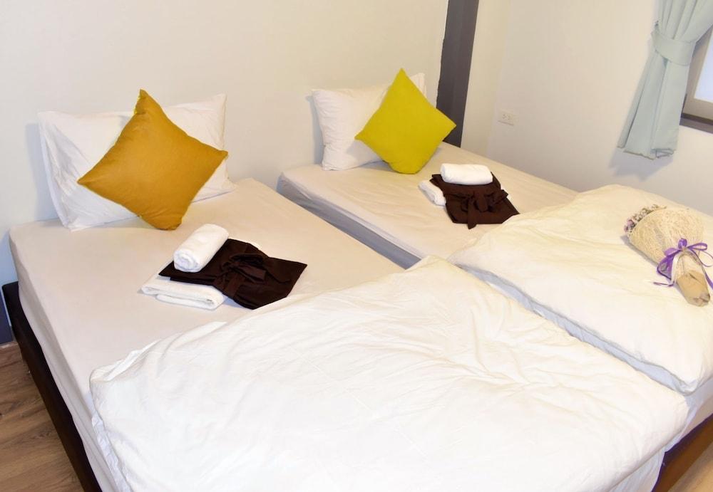 Soft Dormtel Night Bazaar