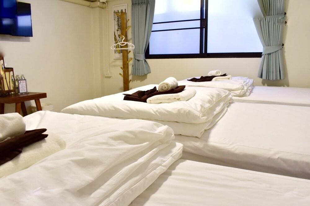 Soft Dormtel Night Bazaar