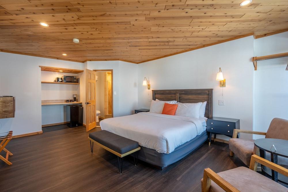 The Town House Lodge