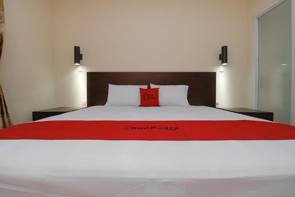 RedDoorz Plus near Halim Perdanakusuma 2
