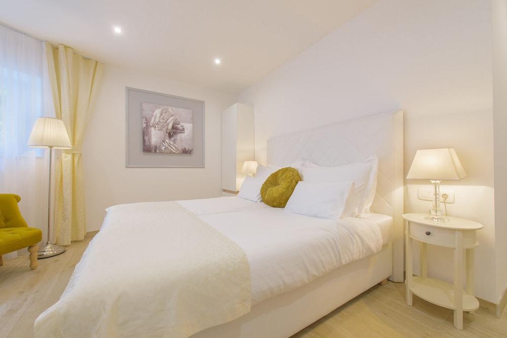 Best Location Apartments