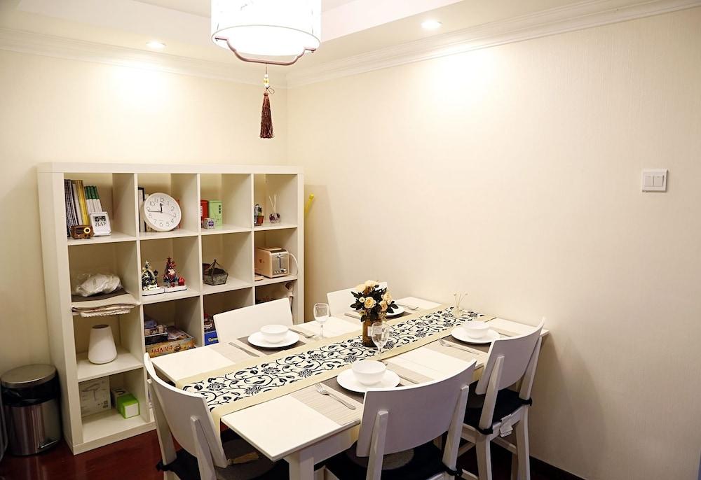 Beijing Sanlitun 2-Bedroom Spacious Apartment