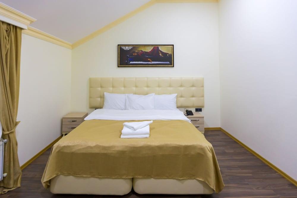 Renessans Hotel Baku