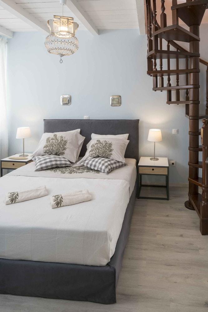 Athenian House in Plaka