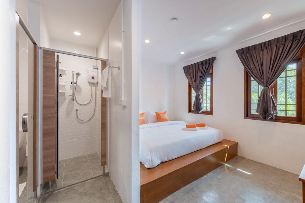 Tiny Taladnoi Hostel