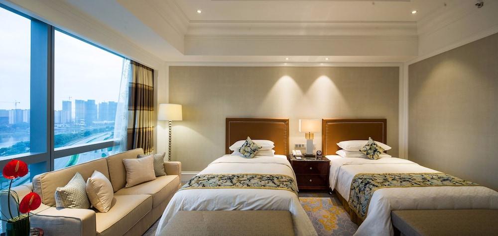 Fuzhou Jeurong Hotel