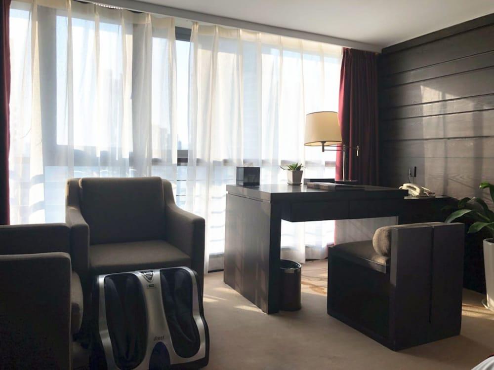 Jasmine International Hotel