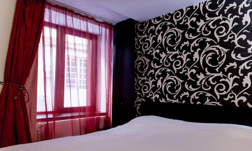 Piata Sfatului Apartments