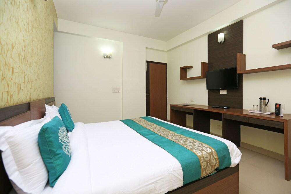 OYO 8481 Le Tara Residency