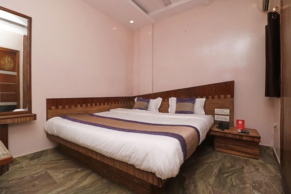 OYO 5494 Hotel Odeon Continental