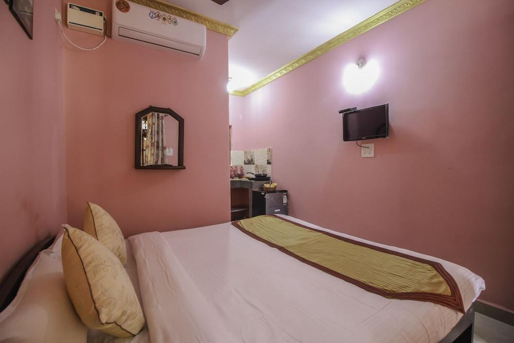 OYO 10728 Home Near Calangute Beach