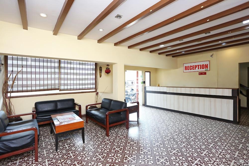 OYO 2207 Hotel Transit