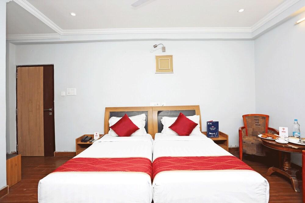 OYO 7552 Hotel SVM Grand