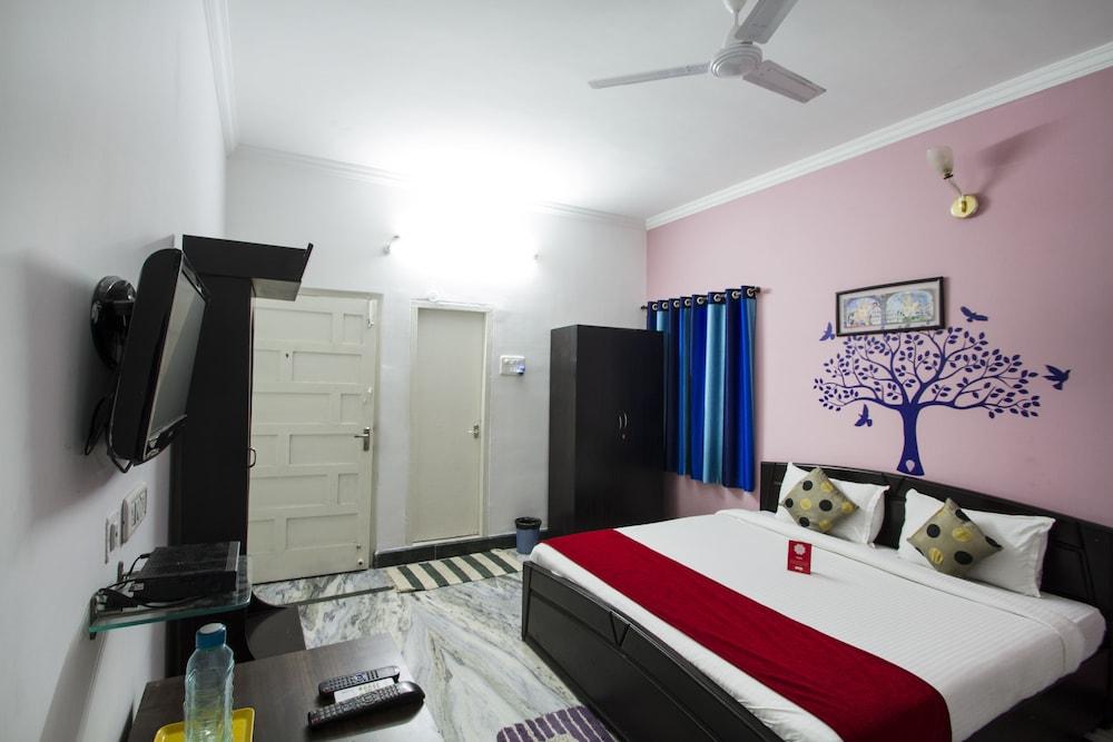 OYO 8271 Elite Homes