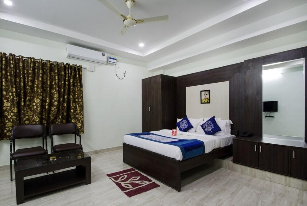 OYO 6661 Aurum Abode