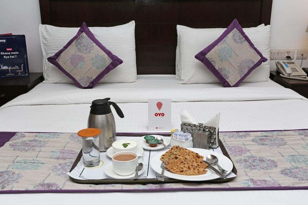 OYO 383 Hotel Divine Paradise