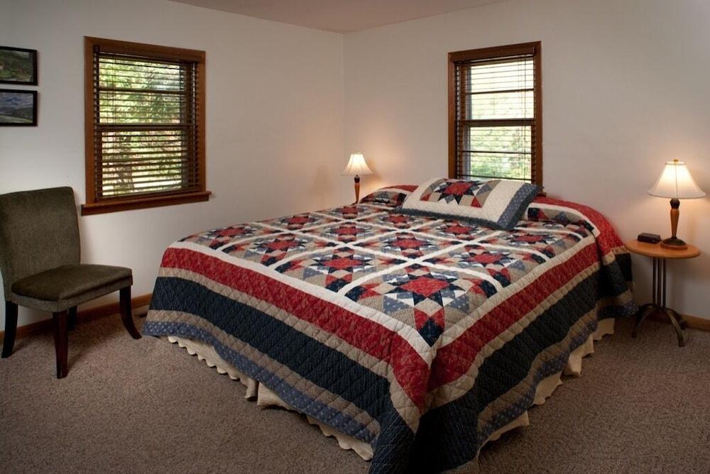 Opossum Creek Retreat