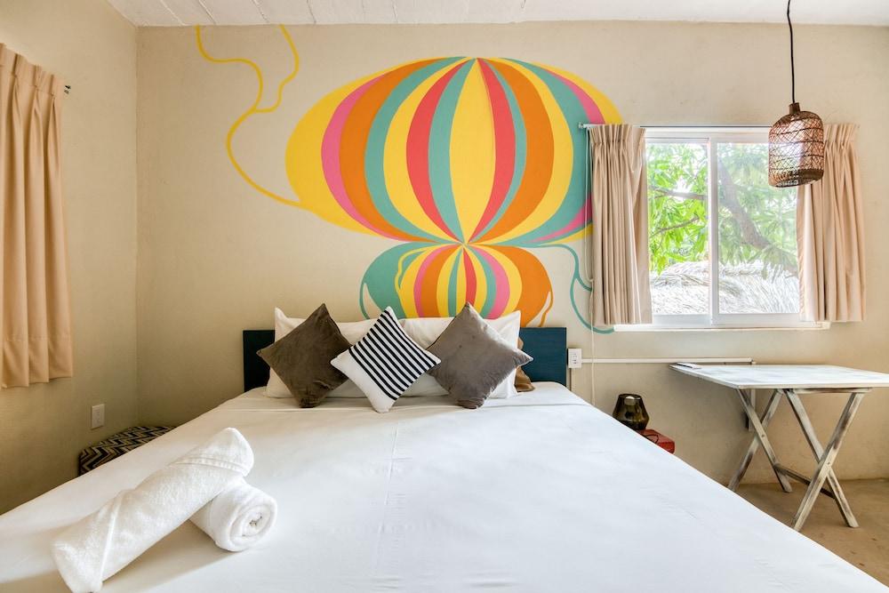 Nílu Puerto Escondido by Selina