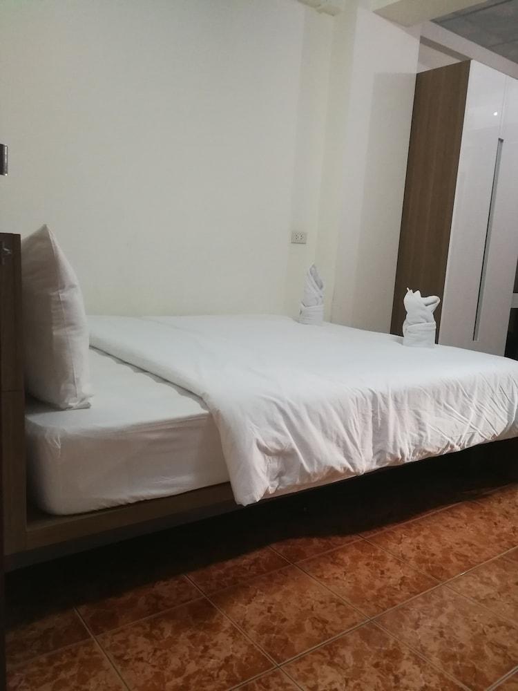 Soi 5 Apartment