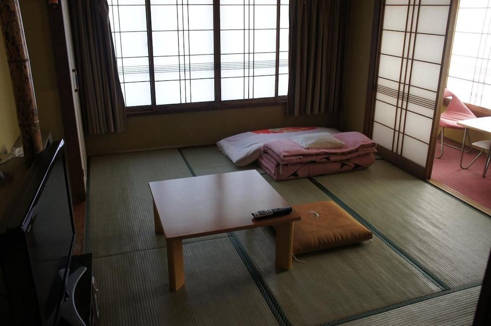 Miyoshiya Ryokan