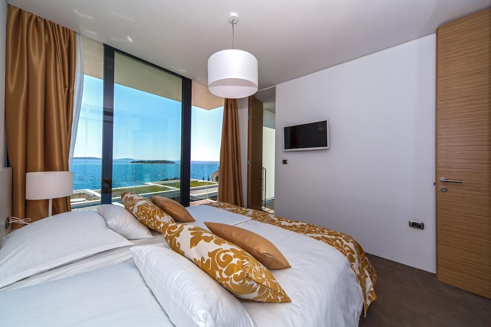 Golden Rays Luxury Villas