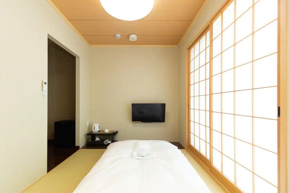 Karasuma Rokujo Hotel