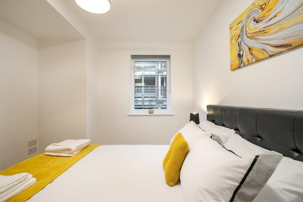 Skyvillion Tower Points - Tower Point Lovely apartment in Enfield London