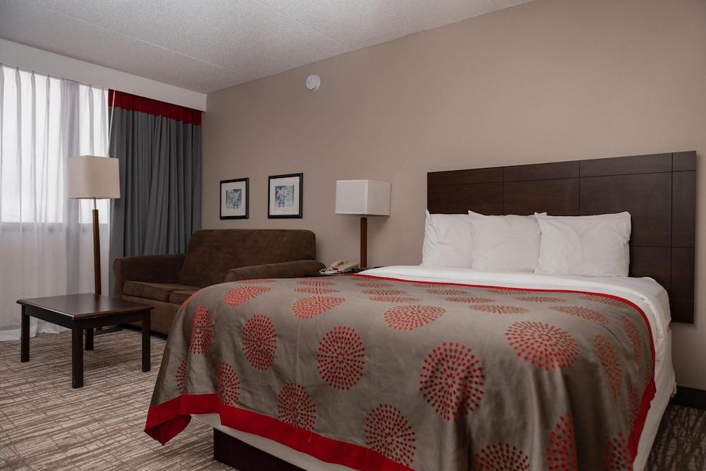 Ramada by Wyndham Cedar Rapids