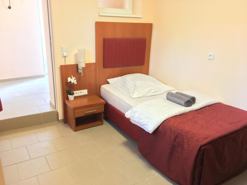 Jelinski Beherbergungsstätten