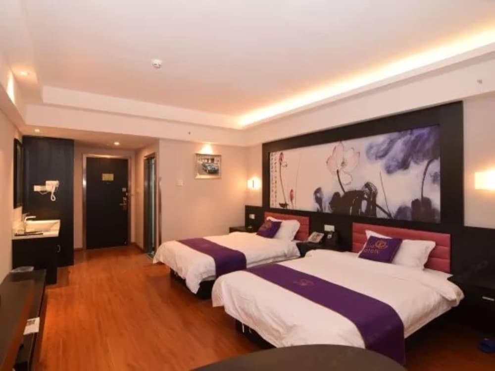 Luoyang Feronia Hotel