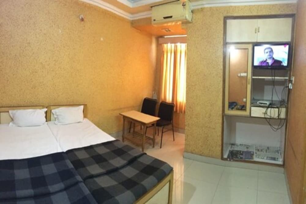 Hotel Rajdhani Plaza