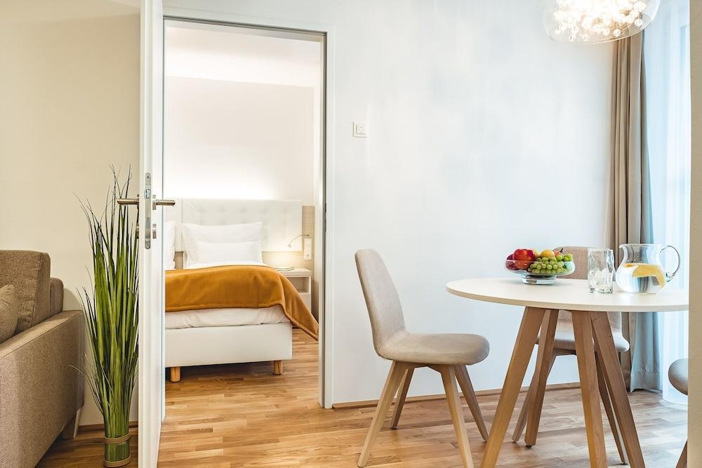 Oliver Urban I Self check-in Apartments