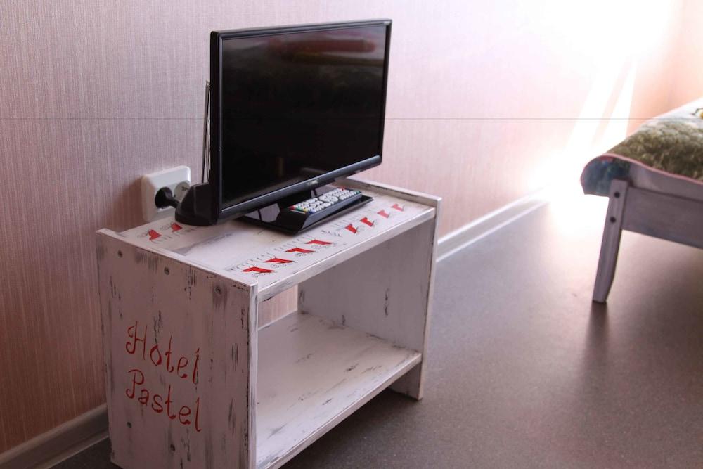 Hotel Pastel on Vosstania 1