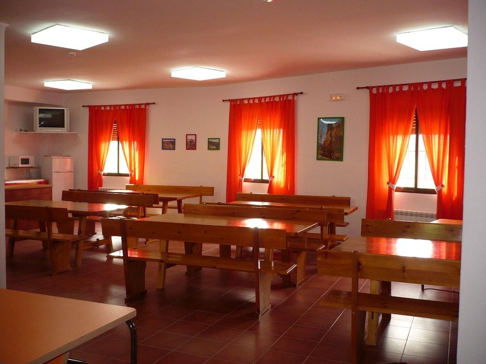 Albergue Serranilla - Hostel