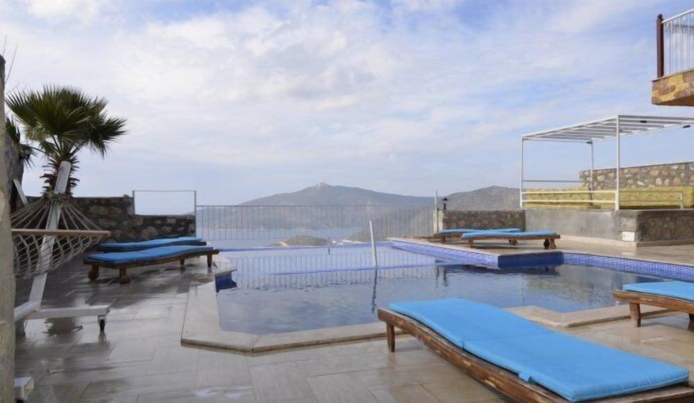 Kalkan 5 Bedrooms Villa Private Pool