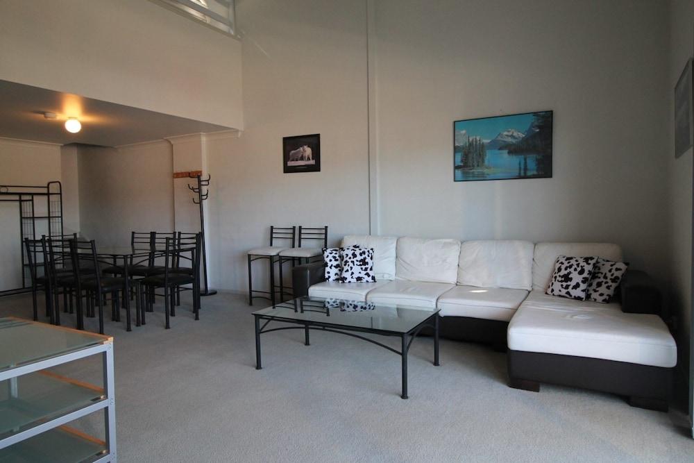 Razorback 11 - Razorback Plaza Jindabyne