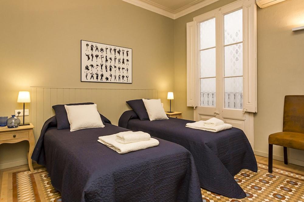 BCN Paseo de Gracia Rocamora Apartments