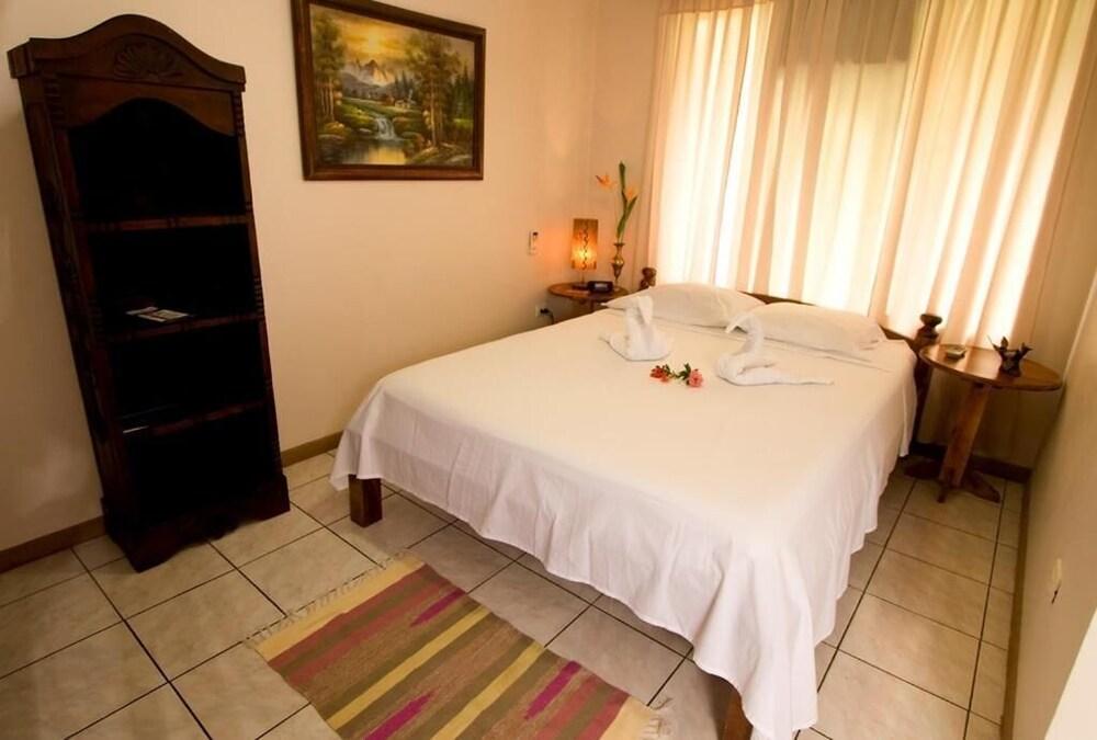 Laura's House Bed & Breakfast