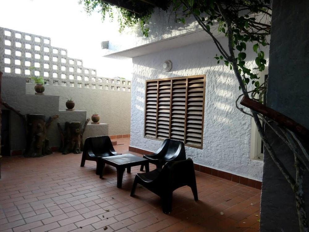 Assinie Weekend Lodge