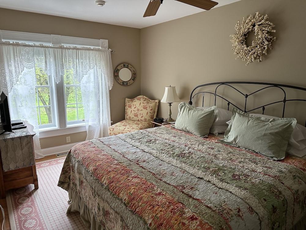 Maple Shade Bed & Breakfast