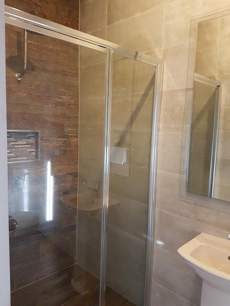 Hampton Halfway Hotel Motel