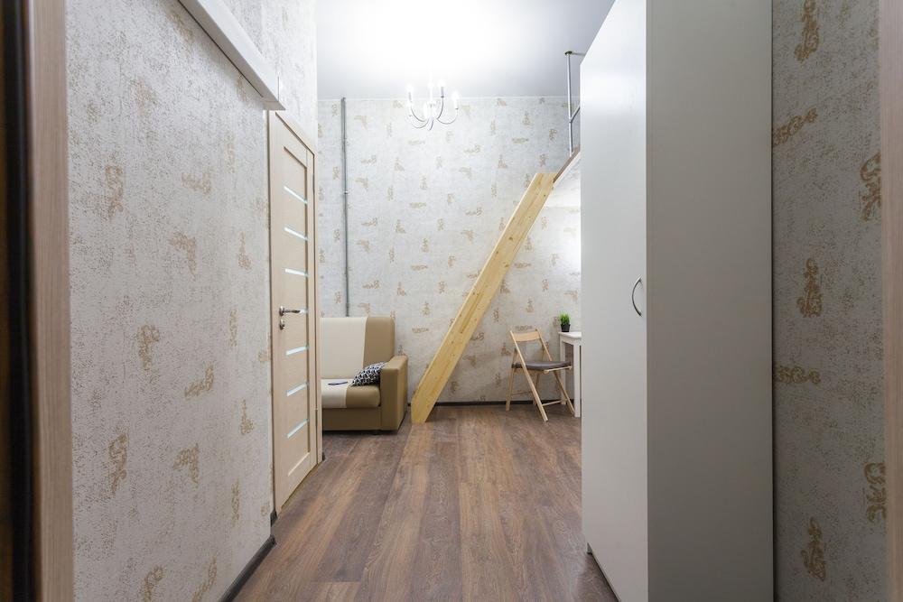 Guests Love on Dostoevskogo