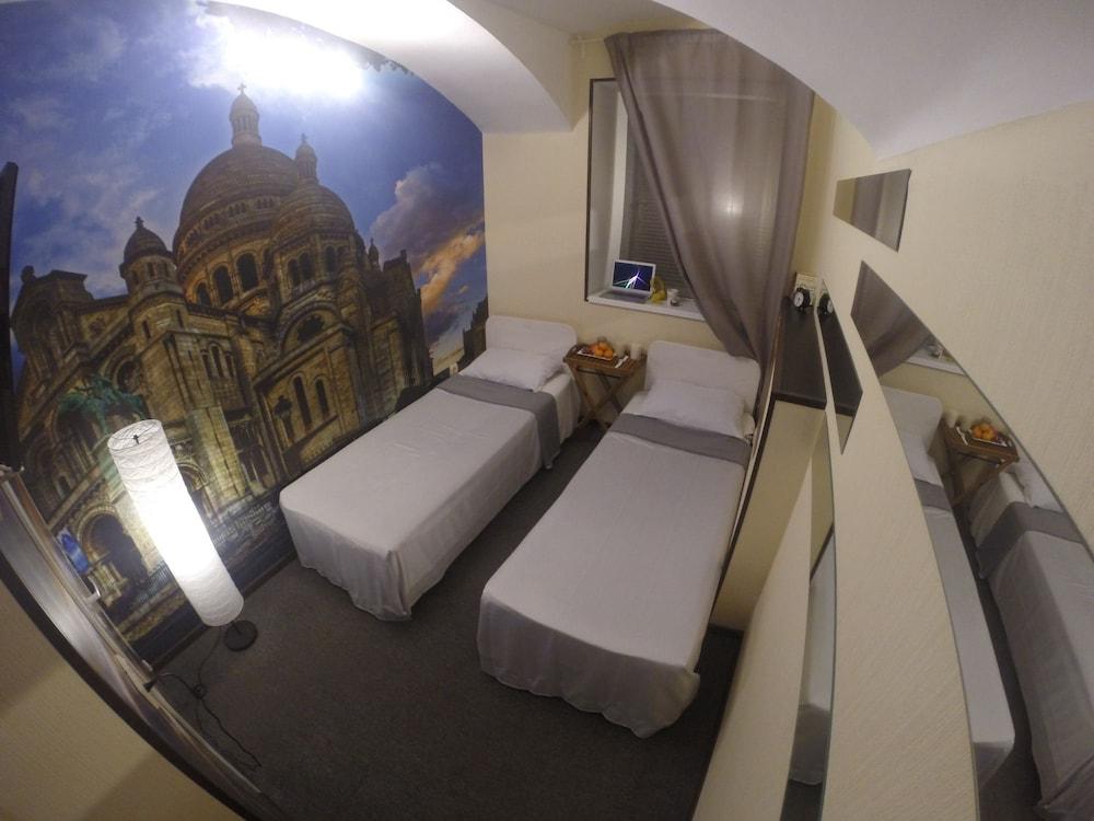 Zhukovskogo 14 Mini Hotel
