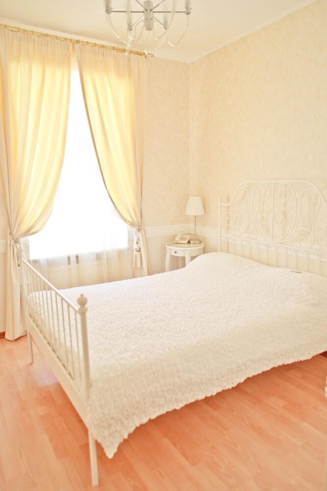 Pushkinskaya10 Pension