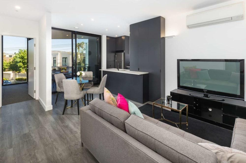 Caulfield North Executive