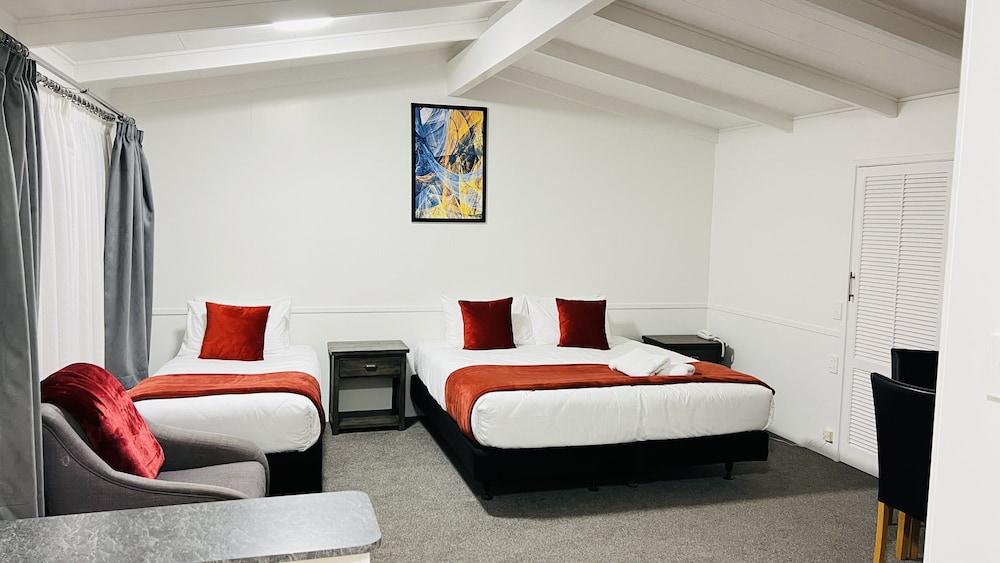 18th Avenue Thermal Motel