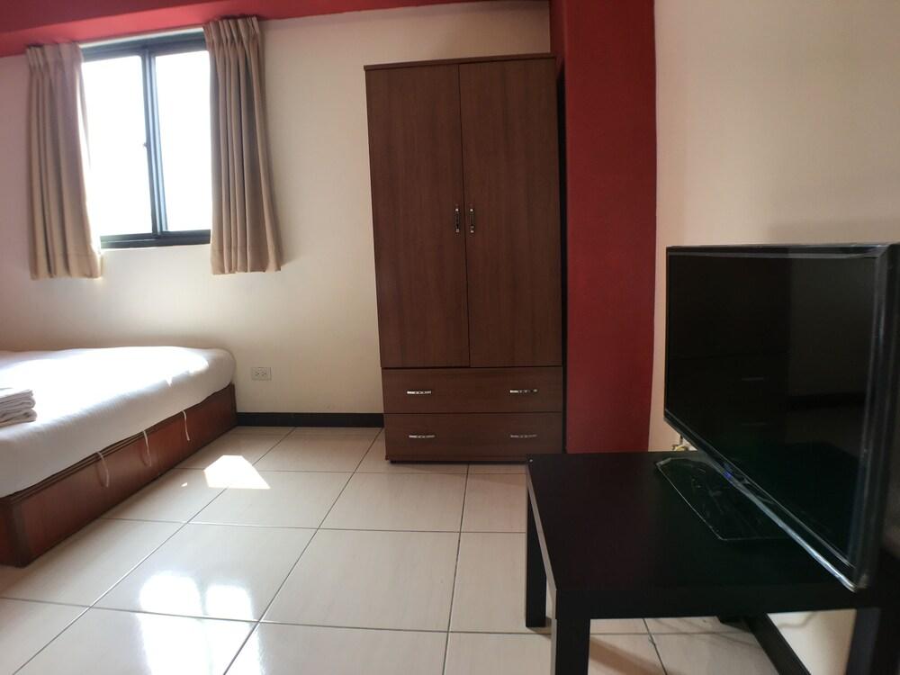 Taichung Go-Around Hostel