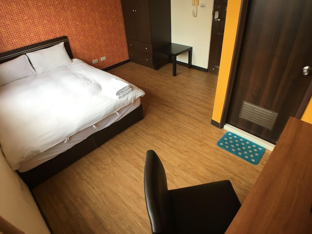 Taichung Go-Around Hostel