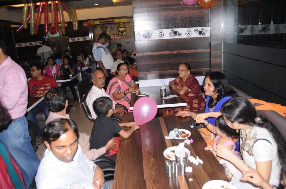 Hotel Galaxy Residency